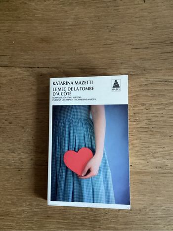 Livre « le mec de la tombe d’à côté » Katarina Mazetti