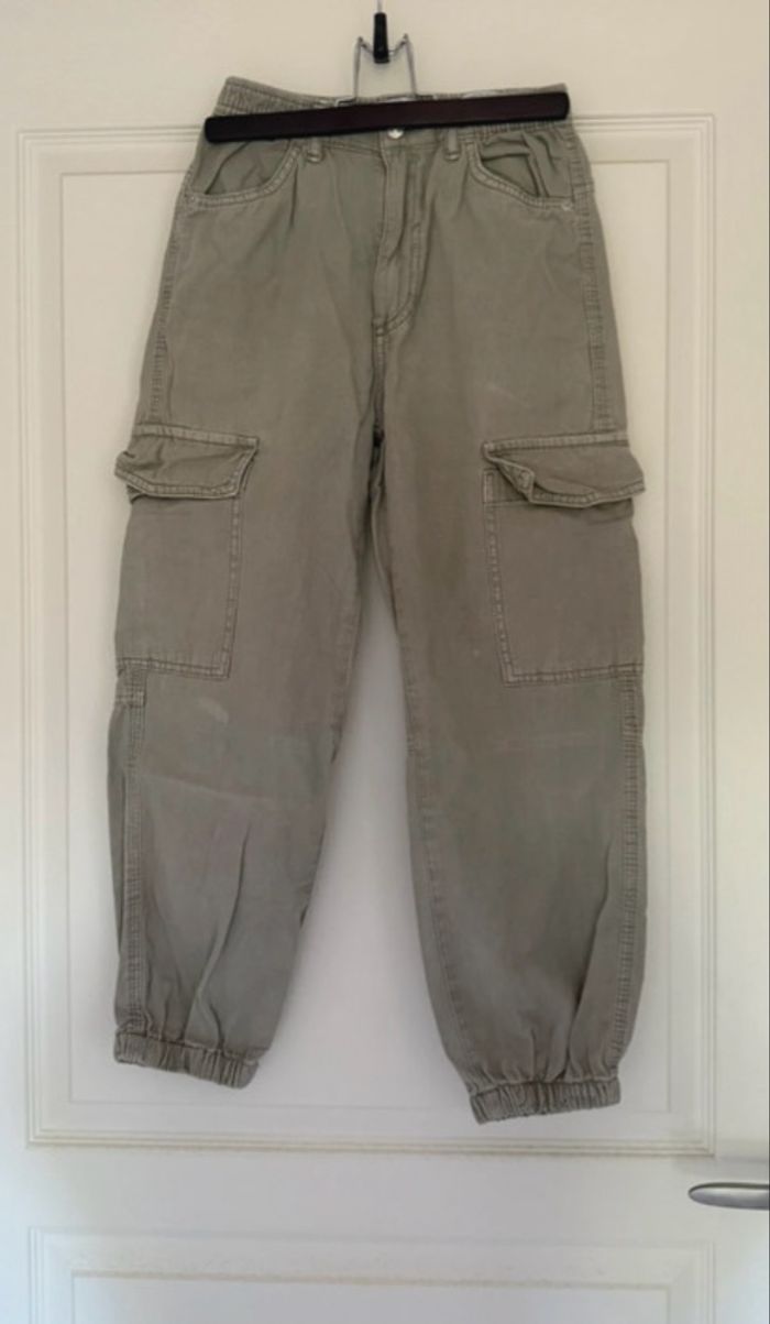 Pantalon cargo Bershka vert clair