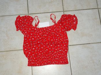 haut fleuri neuf taille 14 ans