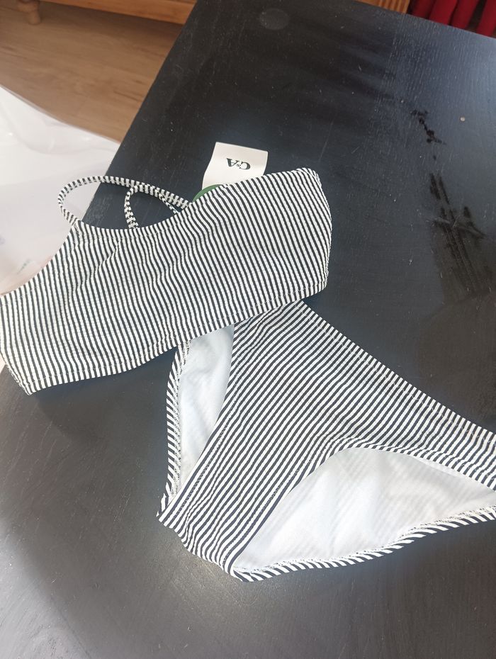 Maillot de bain 11/12 ans neuf - photo numéro 9