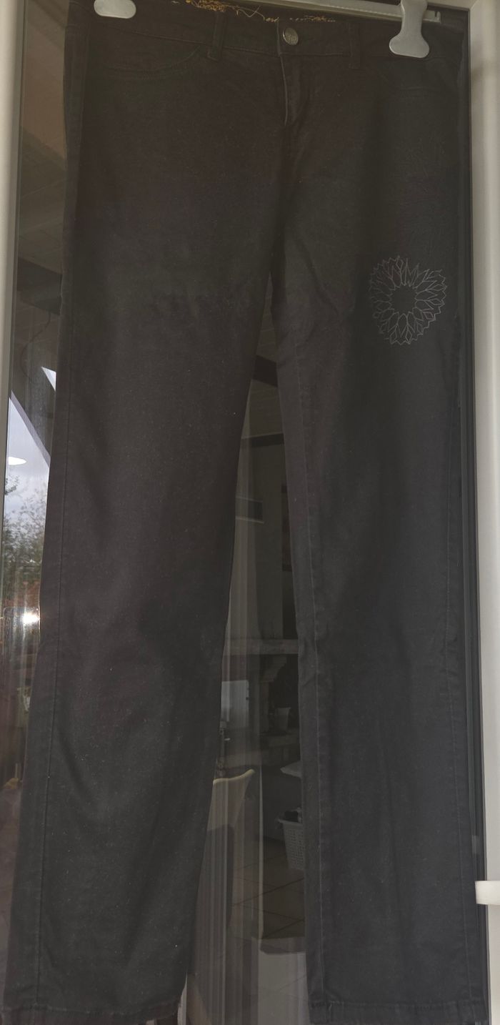 Jean's Desigual Jean's droit noir, pas de poche devant et 2 poches arrière