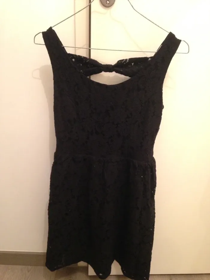 Robe noire - photo numéro 2