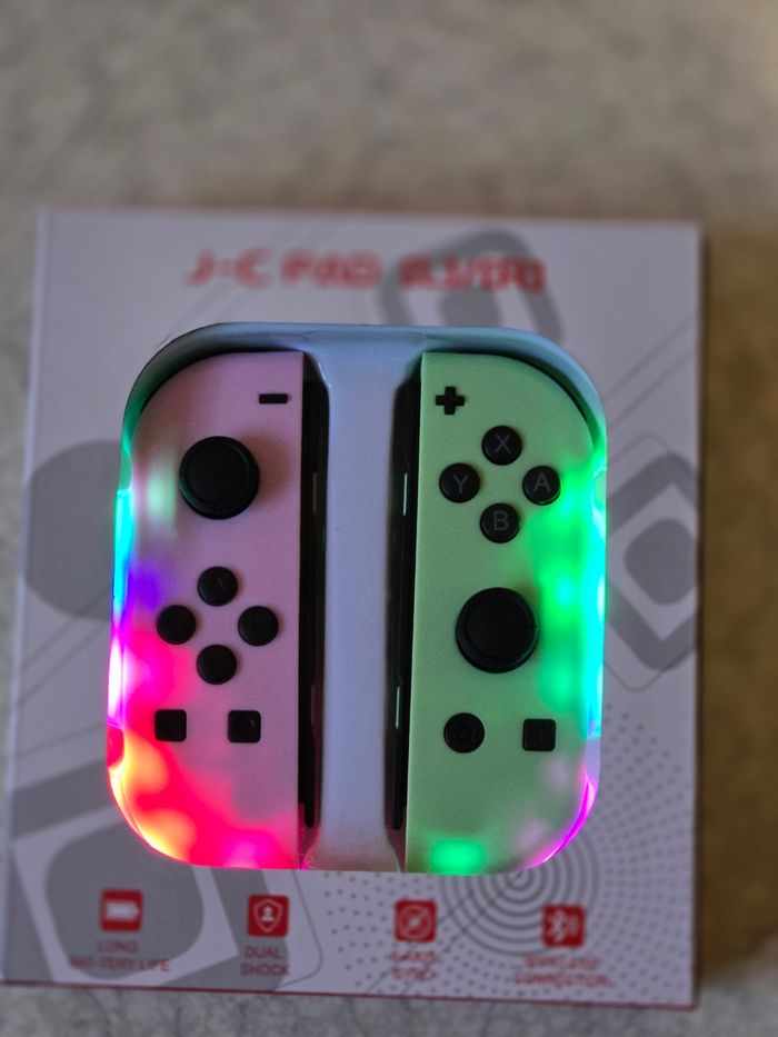 Manettes joycons neuves Nintendo switch - photo numéro 2
