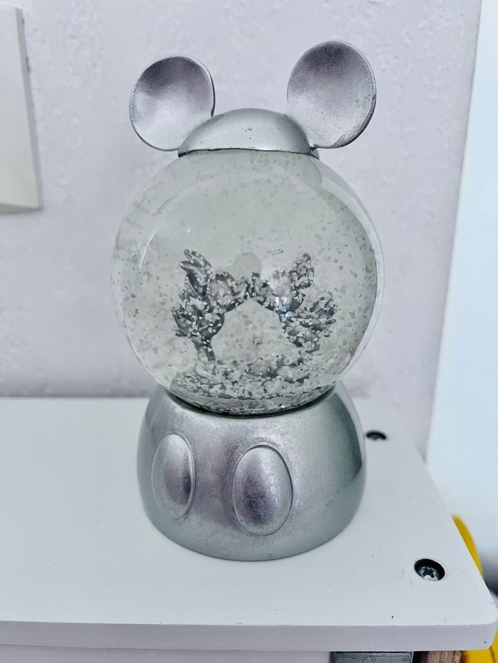 Snowglobe Mickey et Minnie disney - photo numéro 3