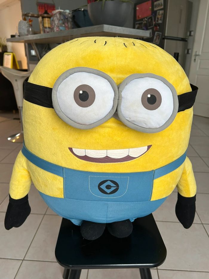Grosse peluche minion