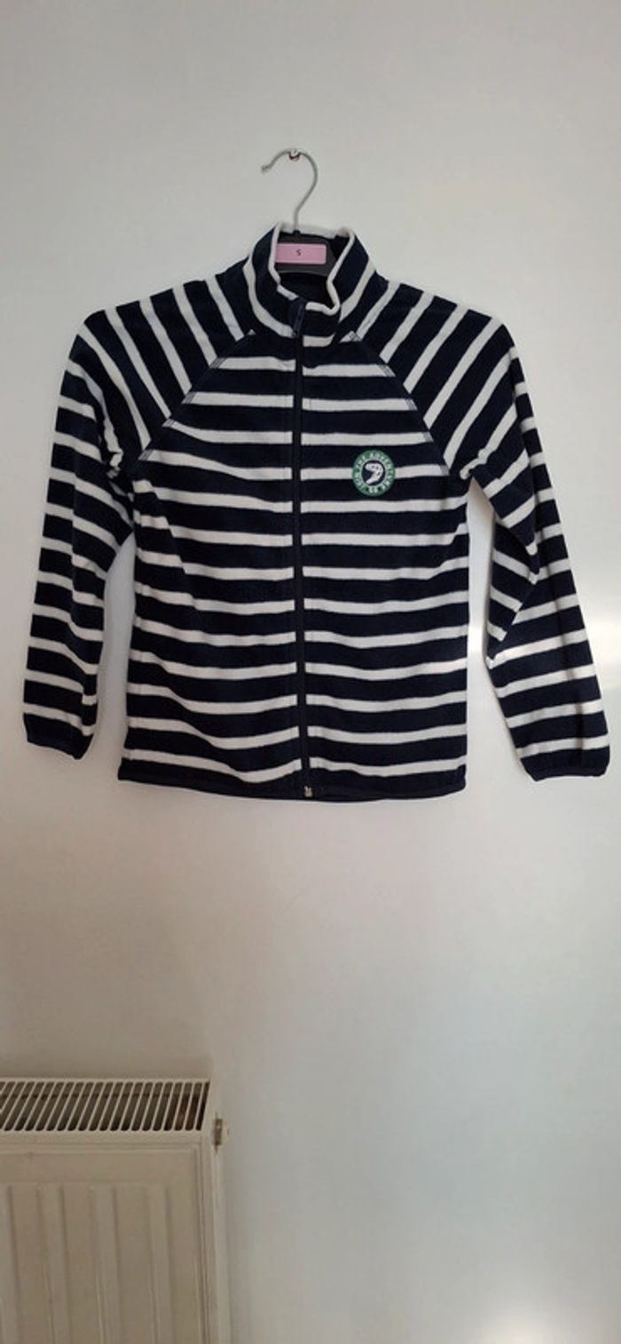 Veste rayé taille 6/8 ans