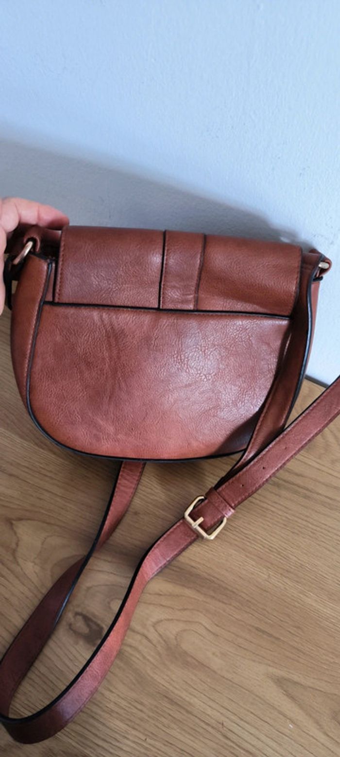 Sac à bandoulière camel jamais porté - photo numéro 12