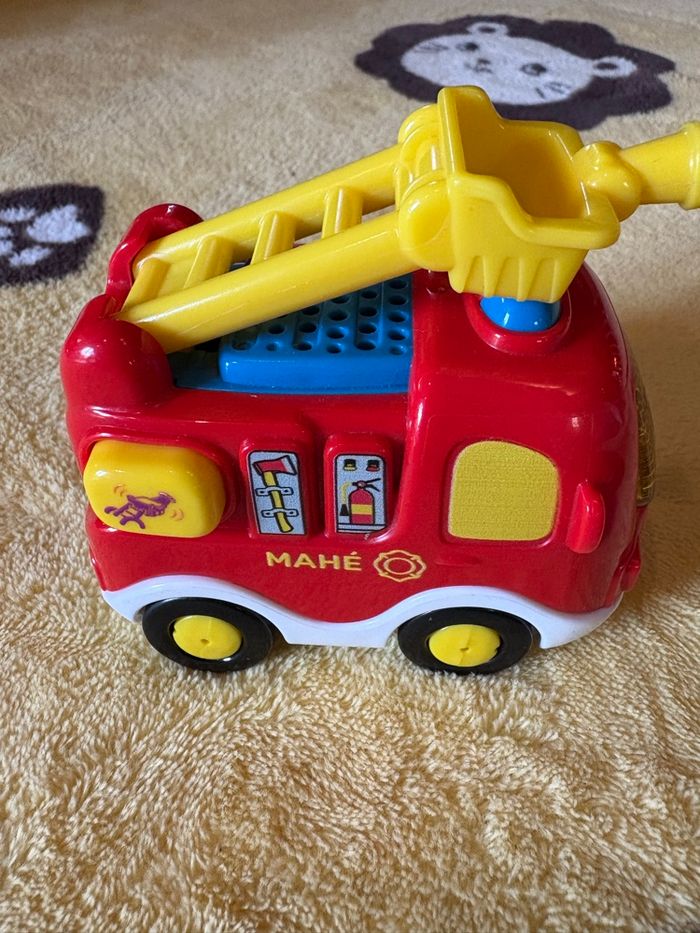 Tutut bolide mahé le camion de pompier - photo numéro 5