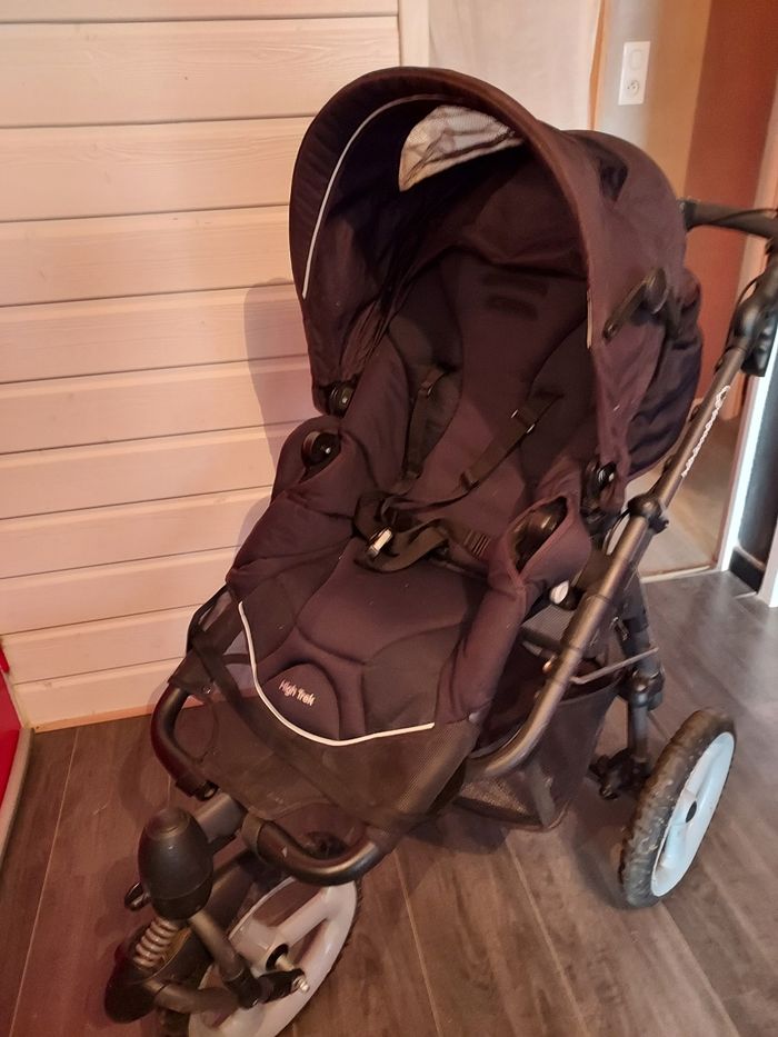 Poussette rouge 3 roues - photo numéro 4