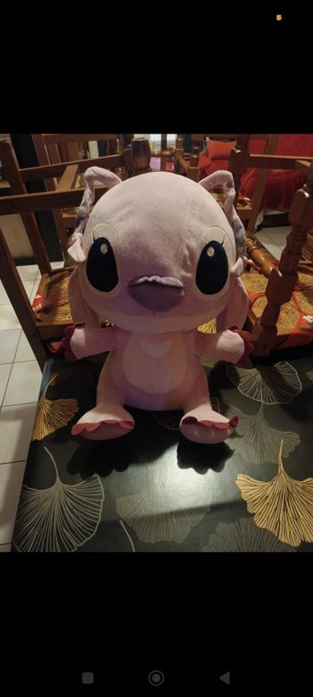 Grosse peluche stitch rose.