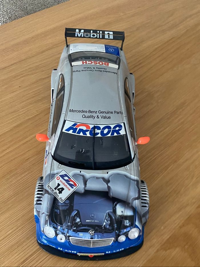 Mercedes Benz CLK DTM 1/18 année 2000 - photo numéro 4