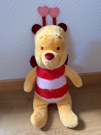 Peluche Winnie l’Ourson abeille