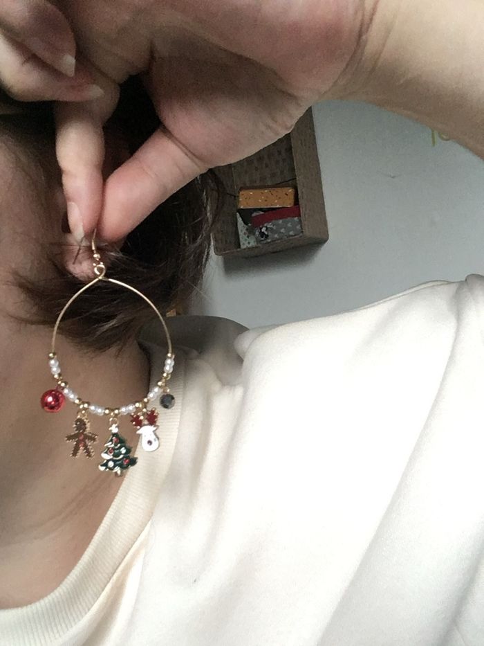 Boucles d’oreilles NEUVES pour femme thème de Noël 🎄🎅🏼 - photo numéro 3