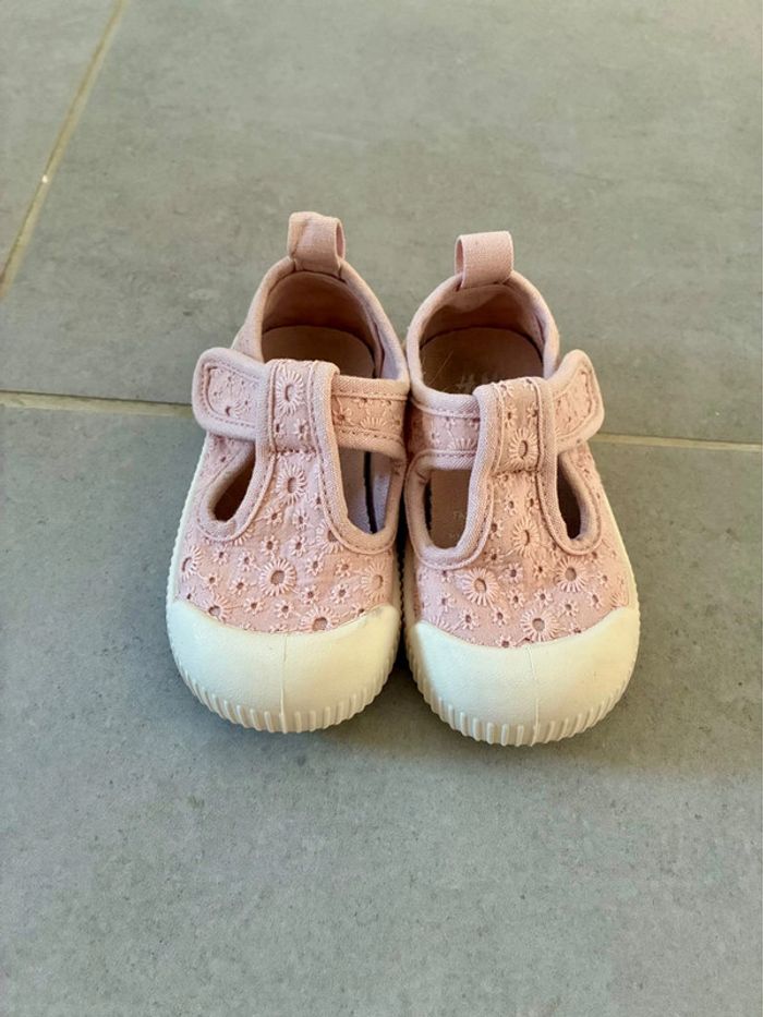 Chaussures ouvertes H&M pointure 20/21