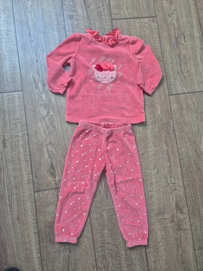 Pyjama 2 ans fille sergent major très bon état