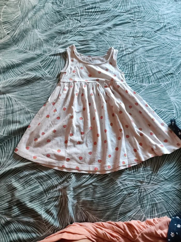 Lot de 3 jolie robe bébé fille 🎀 23 mois - photo numéro 2