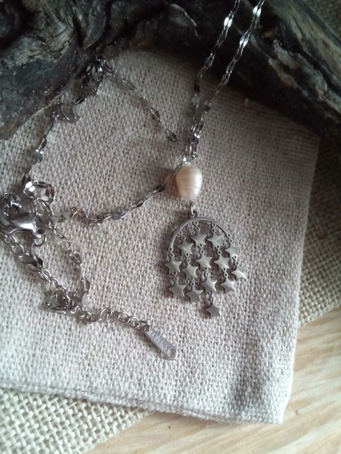 Collier pendentif pluie d'étoiles et perle d'eau douce naturelle - photo numéro 2