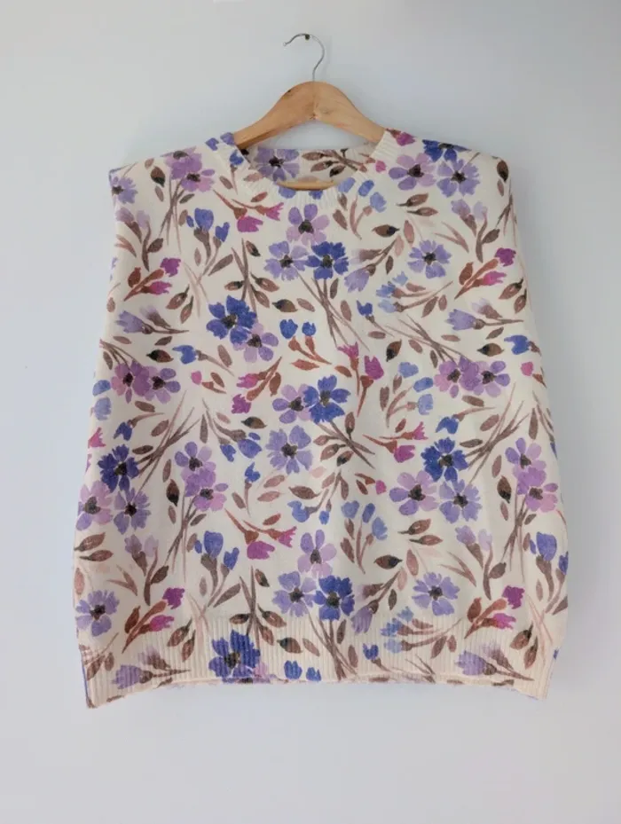 Tee-shirt gilet avec épaulettes lainage doux  fleuri mauve moderne tendance rétro Taille 38 - photo numéro 7