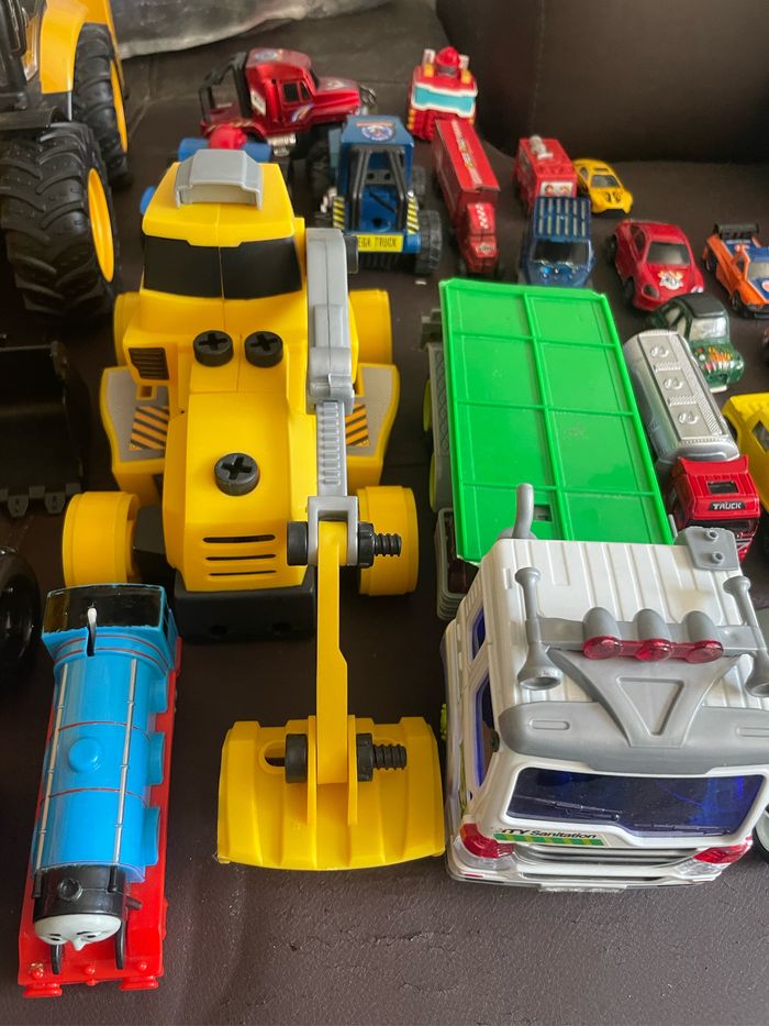 Lot de 23 véhicules voitures jouets pour enfants Pelleteuse 30cm + différents véhicules - photo numéro 3