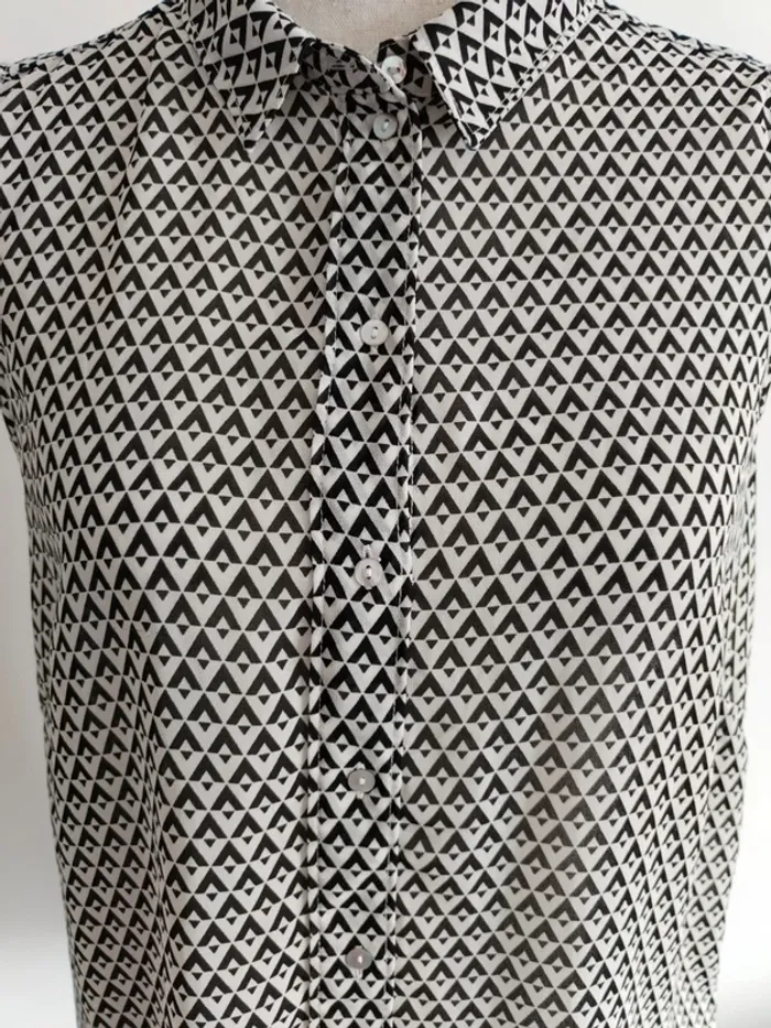 Blouse sans manches motif graphique H&M - photo numéro 2