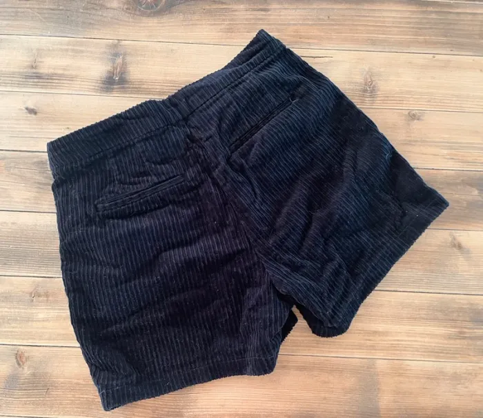 Short en velours côtelé noir - photo numéro 2