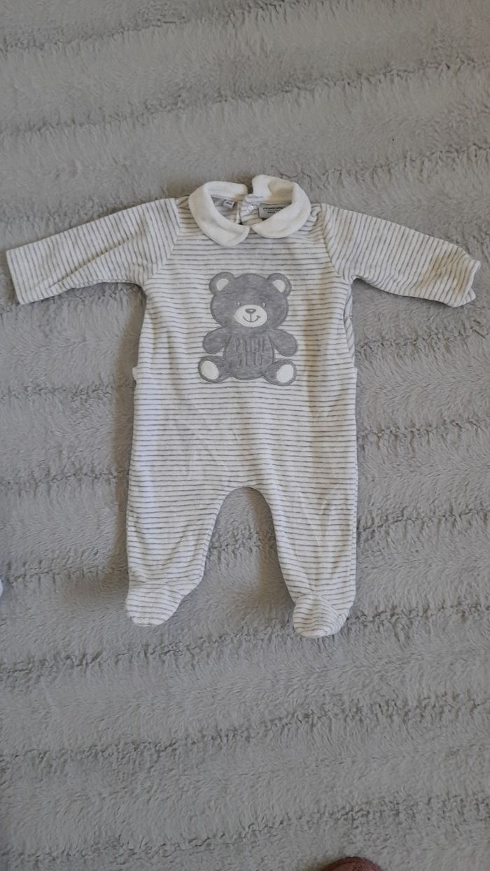 Pyjama 3 mois - photo numéro 2