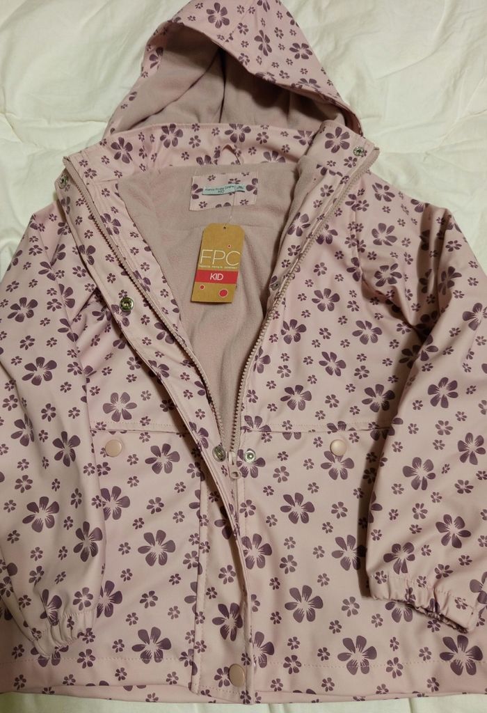 Manteau imperméable polaire et sweat assorti neufs 10 ans