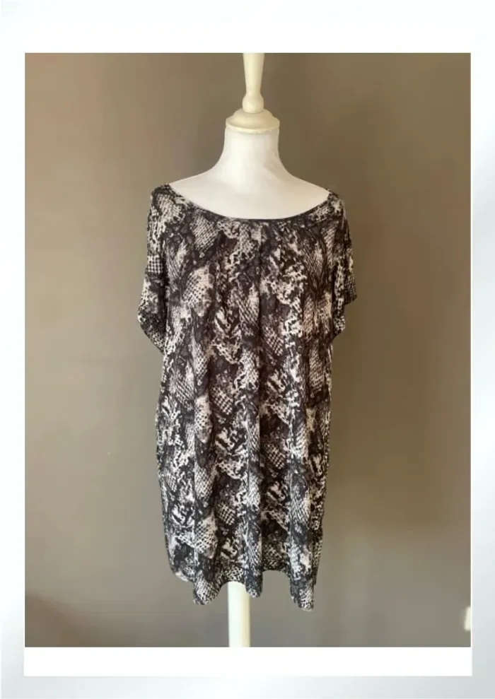 Robe à clous avec motifs - photo numéro 9