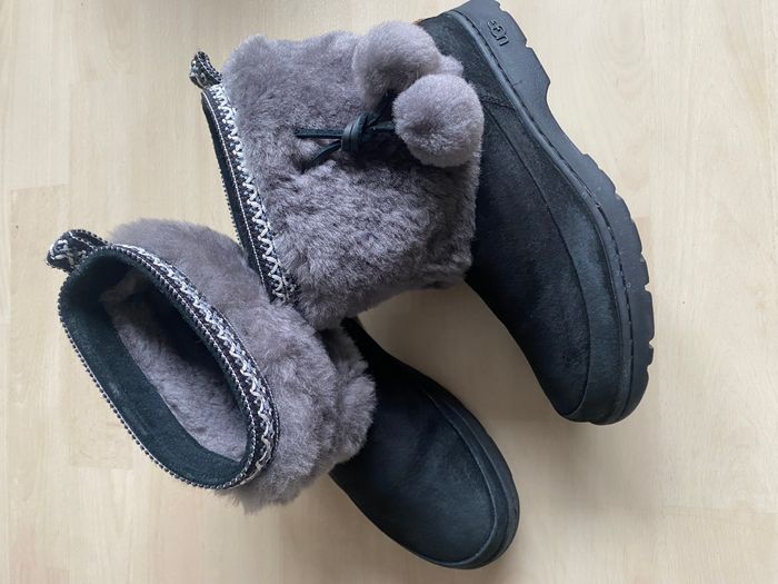 Superbes bottines fourrure UGG neuves - photo numéro 4