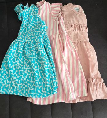 Lot 3 robe fille 2 ans – Parfait état 🌸