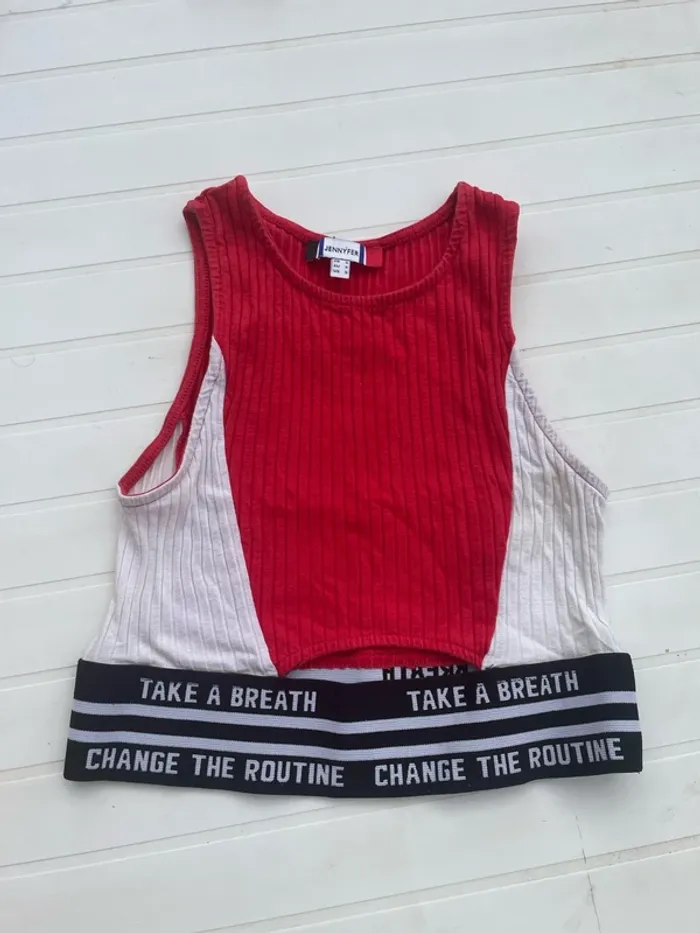 Top rouge et blanc à bande noire – Jennyfer S