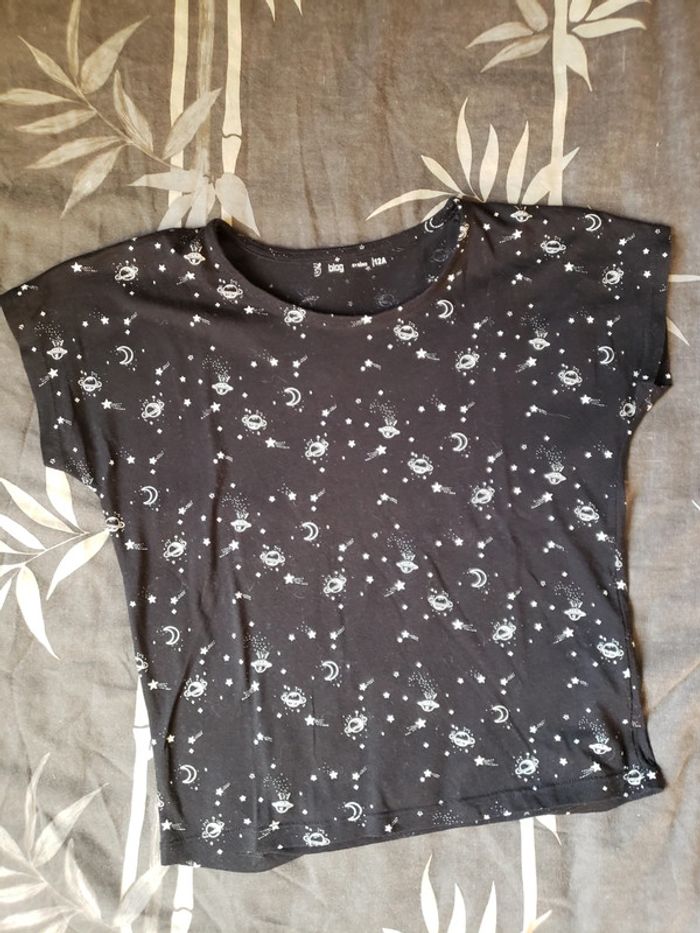 T-shirt MC noir motifs lunes planètes taille 12 ans