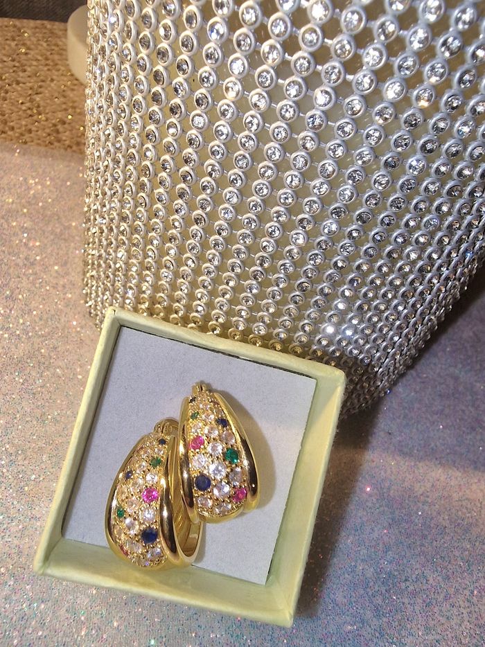 Magnifique boucles d’oreilles incrustées de cristaux - photo numéro 4