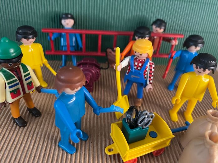 Lot de Playmobil + accessoires - photo numéro 5