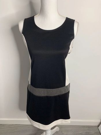 Robe noire blanche et grise T38