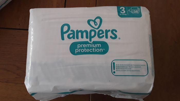 1 paquet de 38 couches Pampers Premium  Protection Taille 3 - photo numéro 2
