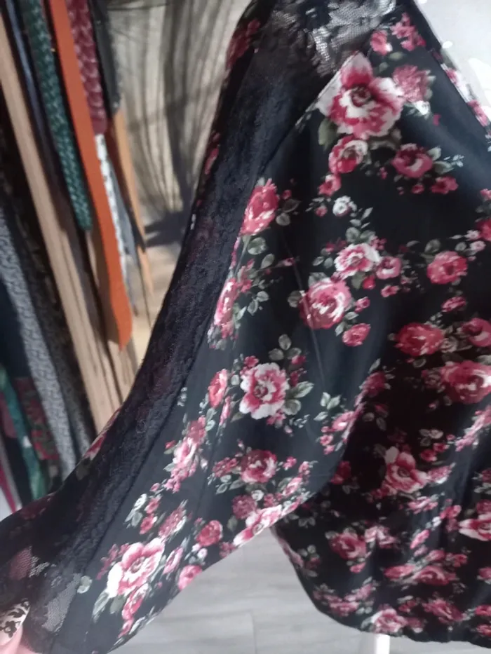 Blouse à fleur - photo numéro 2