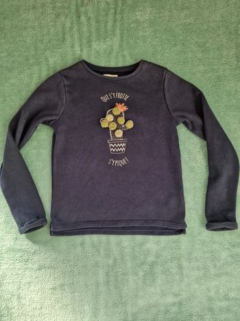 Très joli pull 8 ans