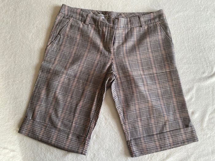 Short bermuda C&A clockhouse Gris beige noir à carreaux taille 42