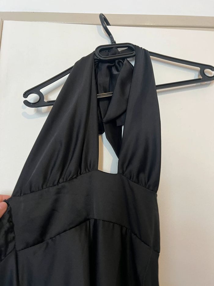 Robe satin noir taille M/L - photo numéro 2
