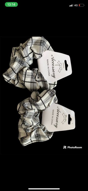 Chouchou blanc à carreaux