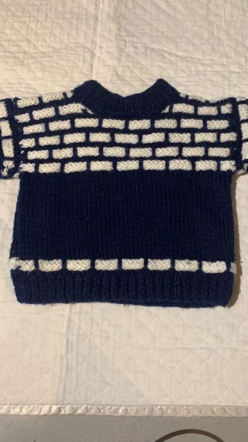 Pull bébé fait main