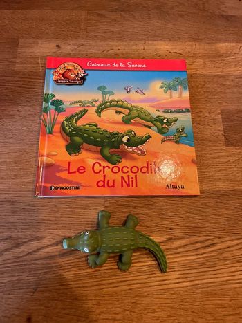 Livre Altaya Le monde des animaux Sauvages Animaux de la savane Le crocodile du Nil et sa figurine