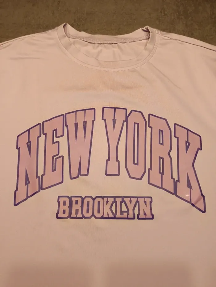 Vends tee-shirt large shein New York taille 10 -11 ans . - photo numéro 2