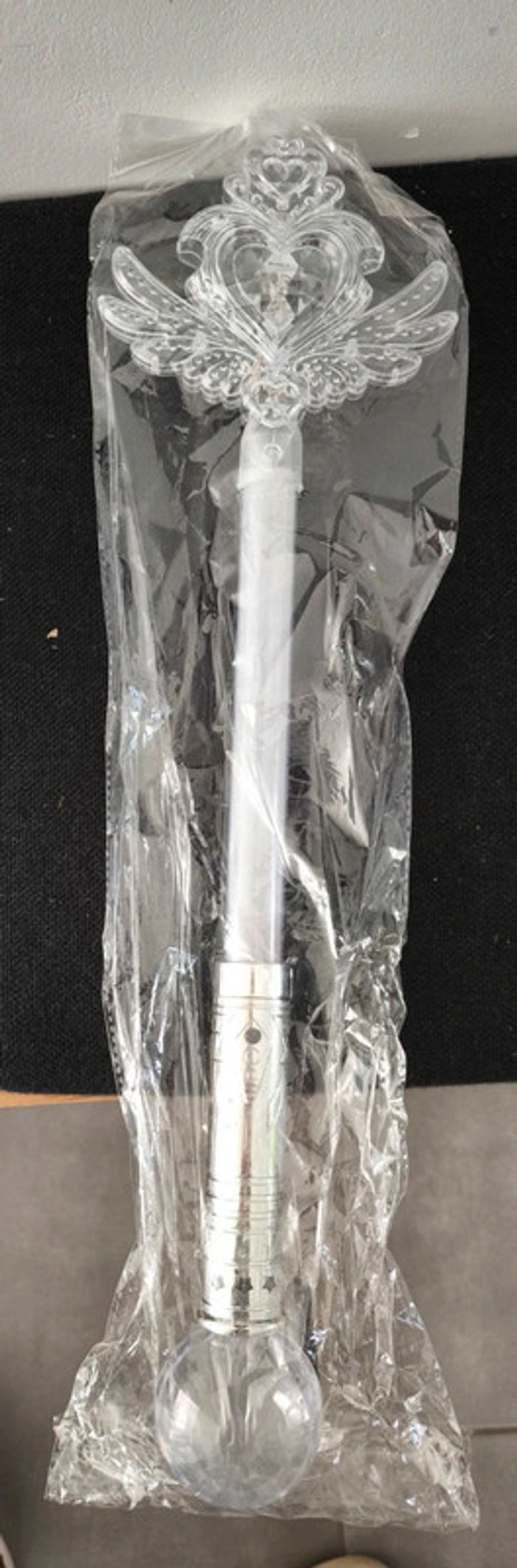 Déguisement 9-10ans  sorcière avec baguette led neuve - photo numéro 2
