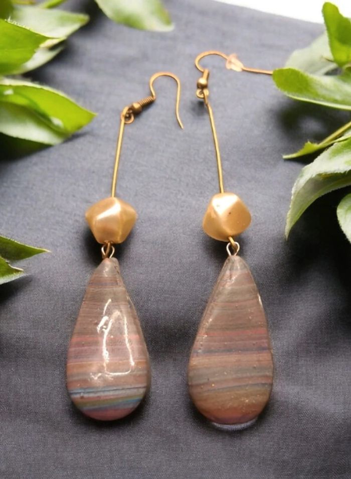 Boucles d'oreilles pendante avec pâte polymere multicolore bariolé - photo numéro 2