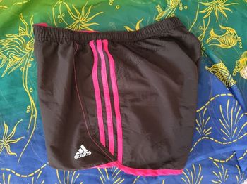 Short adidas rose et noir 36