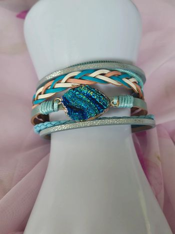 Bracelet aimanté ajustable avec pierre dichicoric