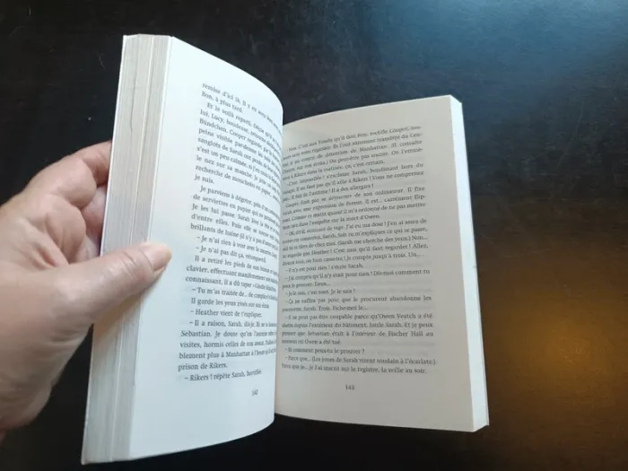 Livre UNE (IRRESISTIBLE) ENVIE DE DIRE OUI - Meg Cabot - photo numéro 5