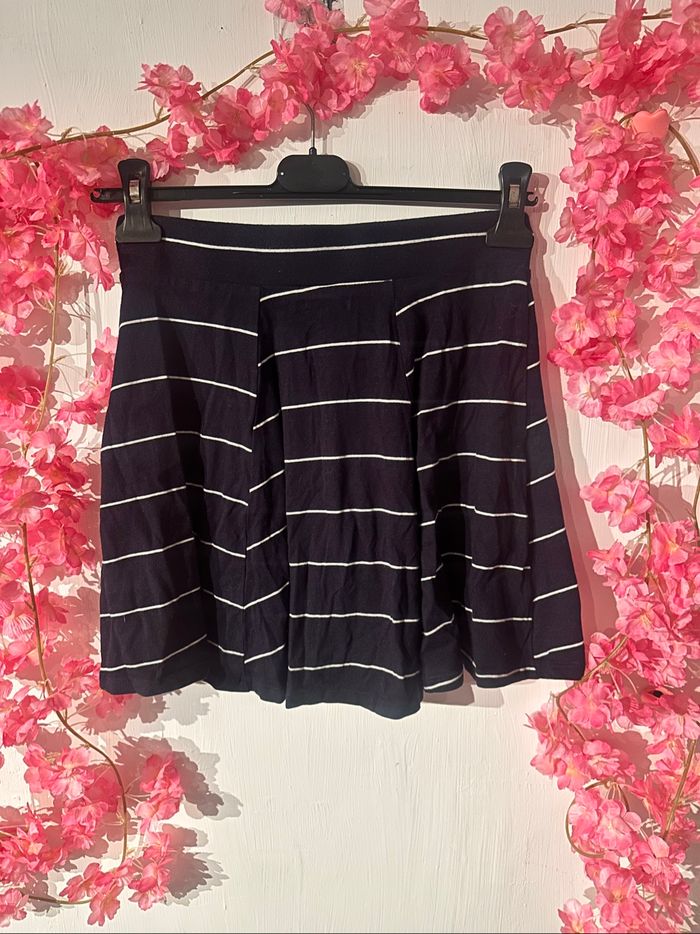 Jupe  Bershka taille S - photo numéro 4